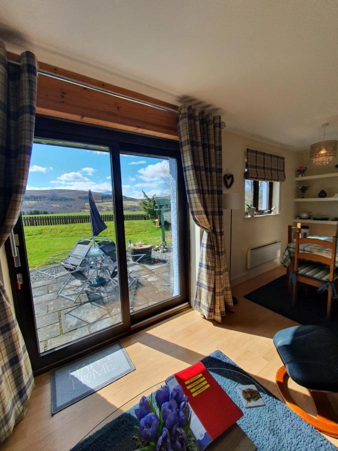Lindas Retreats Self Catering Accommodation 1 Bedroom Cottage Or 3 Bedroom House 托明陶尔 外观 照片
