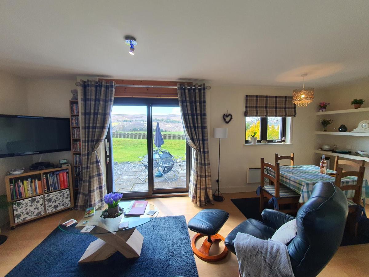 Lindas Retreats Self Catering Accommodation 1 Bedroom Cottage Or 3 Bedroom House 托明陶尔 外观 照片