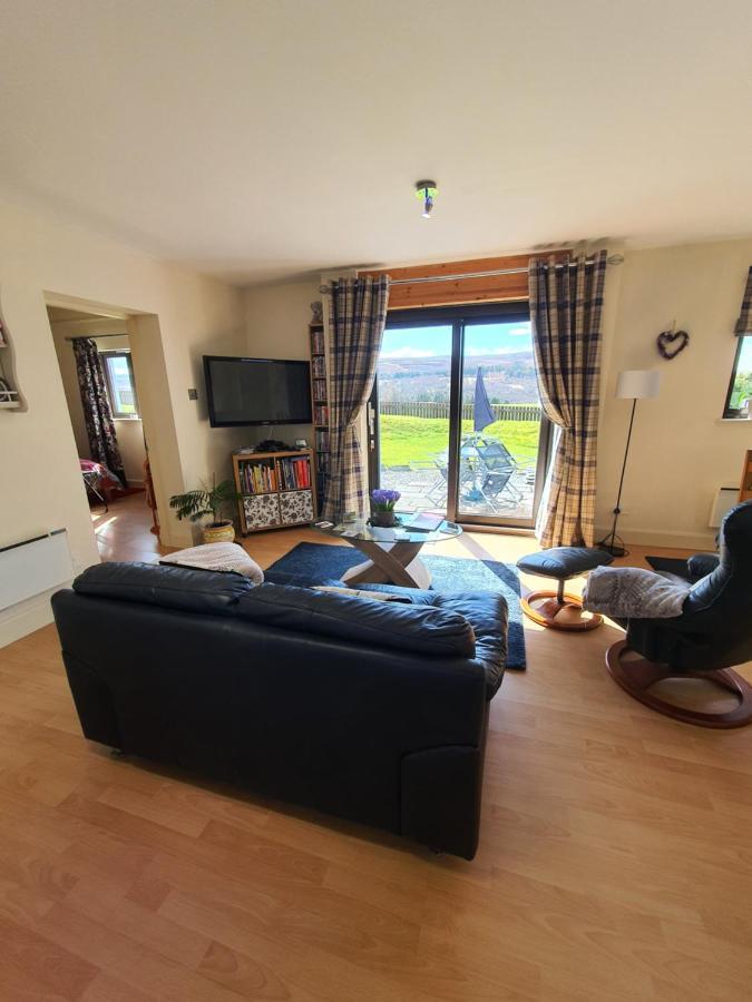 Lindas Retreats Self Catering Accommodation 1 Bedroom Cottage Or 3 Bedroom House 托明陶尔 外观 照片