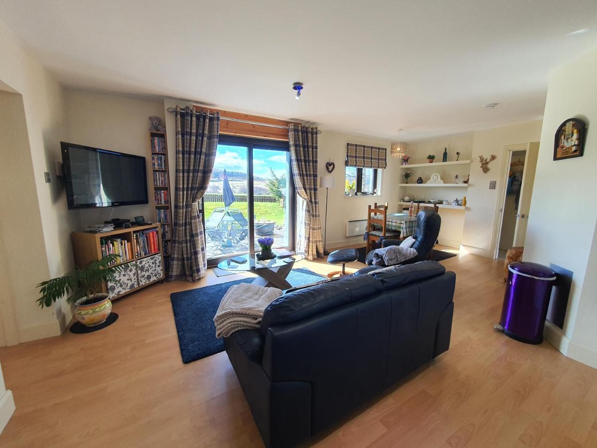 Lindas Retreats Self Catering Accommodation 1 Bedroom Cottage Or 3 Bedroom House 托明陶尔 外观 照片