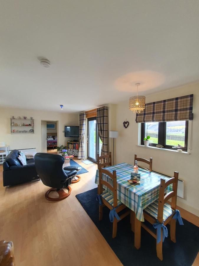 Lindas Retreats Self Catering Accommodation 1 Bedroom Cottage Or 3 Bedroom House 托明陶尔 外观 照片