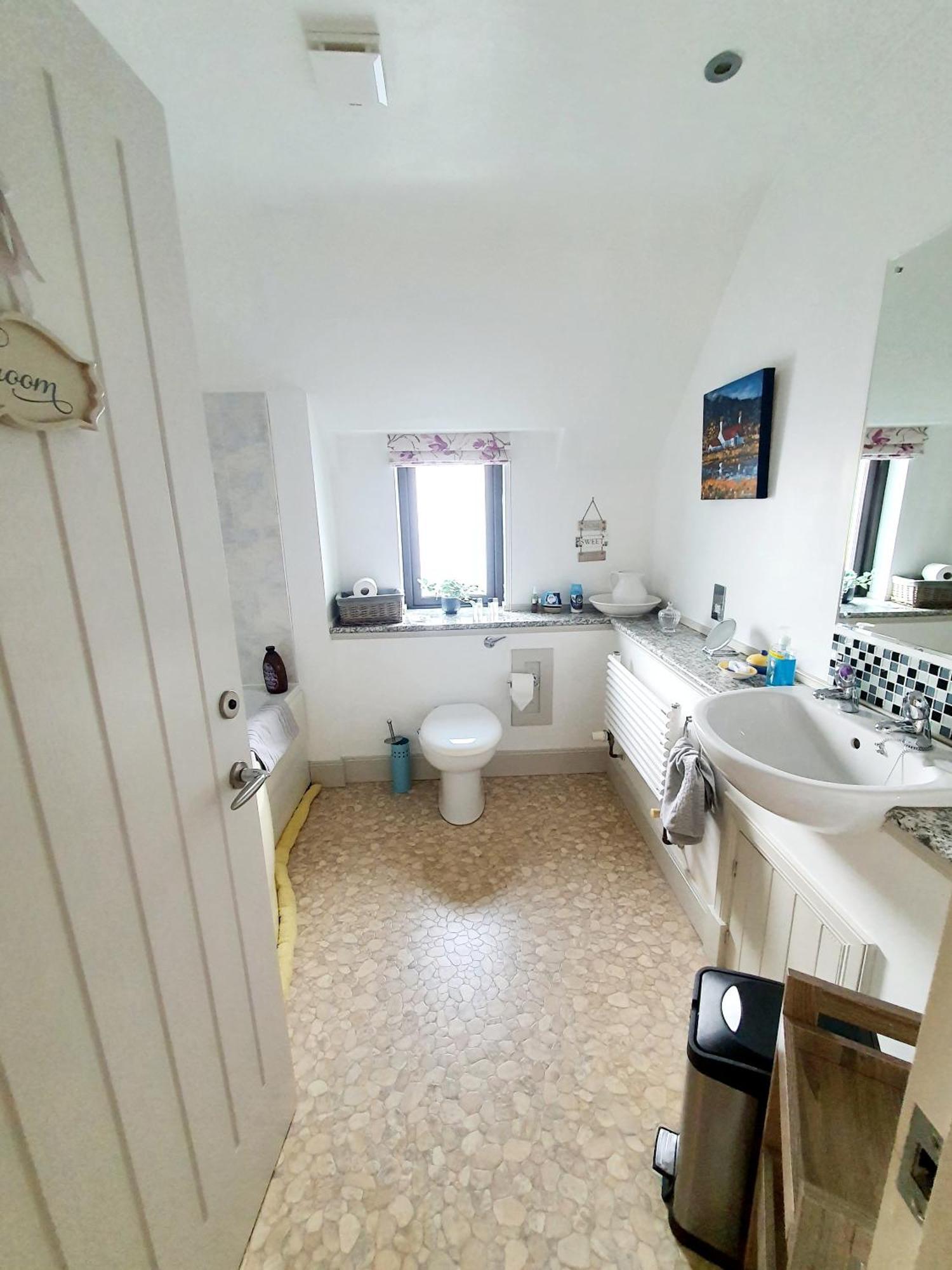 Lindas Retreats Self Catering Accommodation 1 Bedroom Cottage Or 3 Bedroom House 托明陶尔 外观 照片