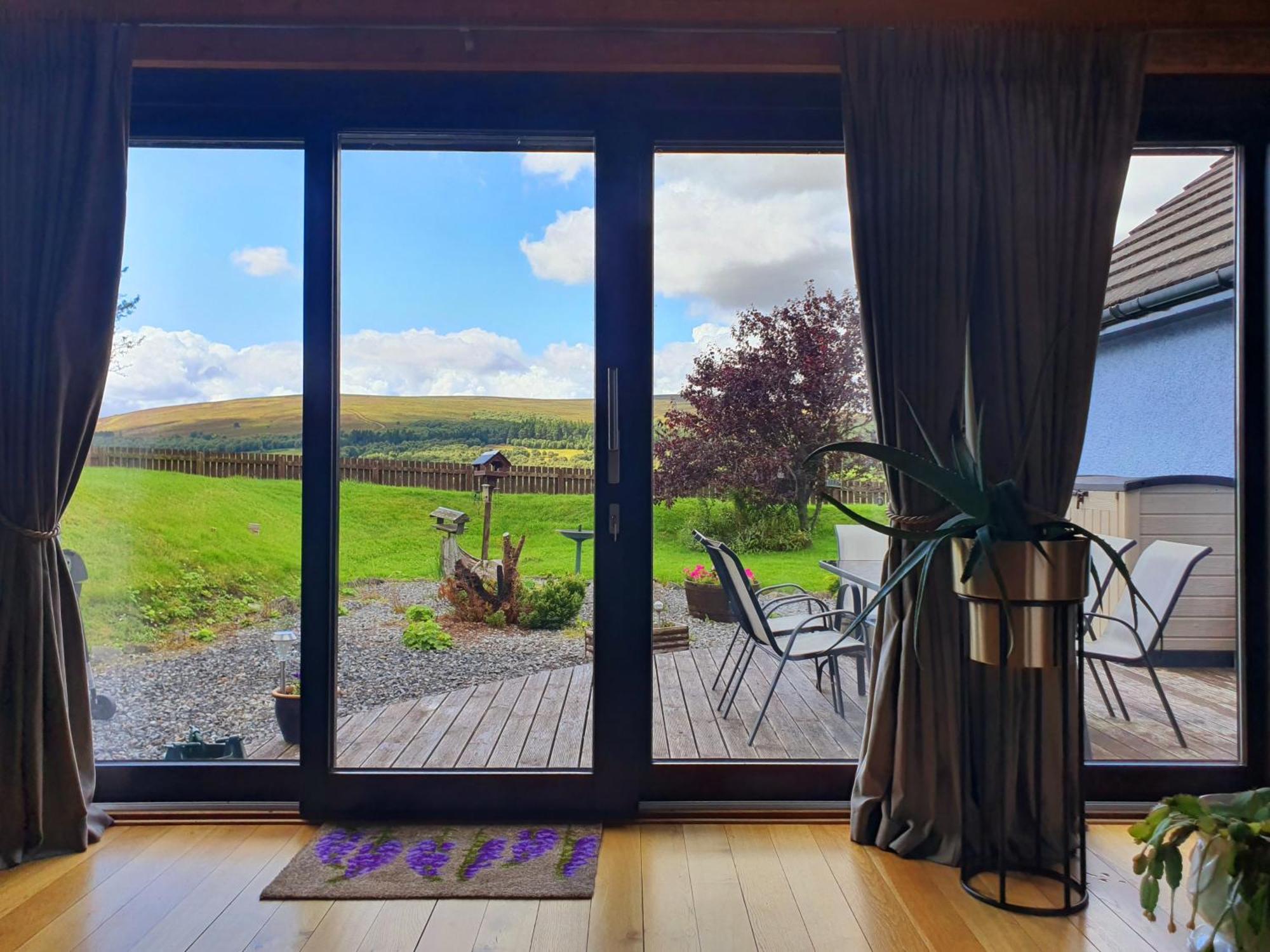 Lindas Retreats Self Catering Accommodation 1 Bedroom Cottage Or 3 Bedroom House 托明陶尔 外观 照片