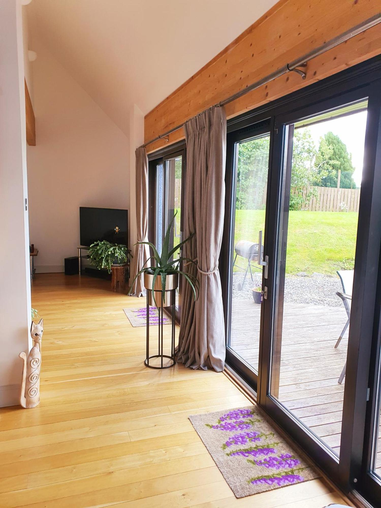 Lindas Retreats Self Catering Accommodation 1 Bedroom Cottage Or 3 Bedroom House 托明陶尔 外观 照片
