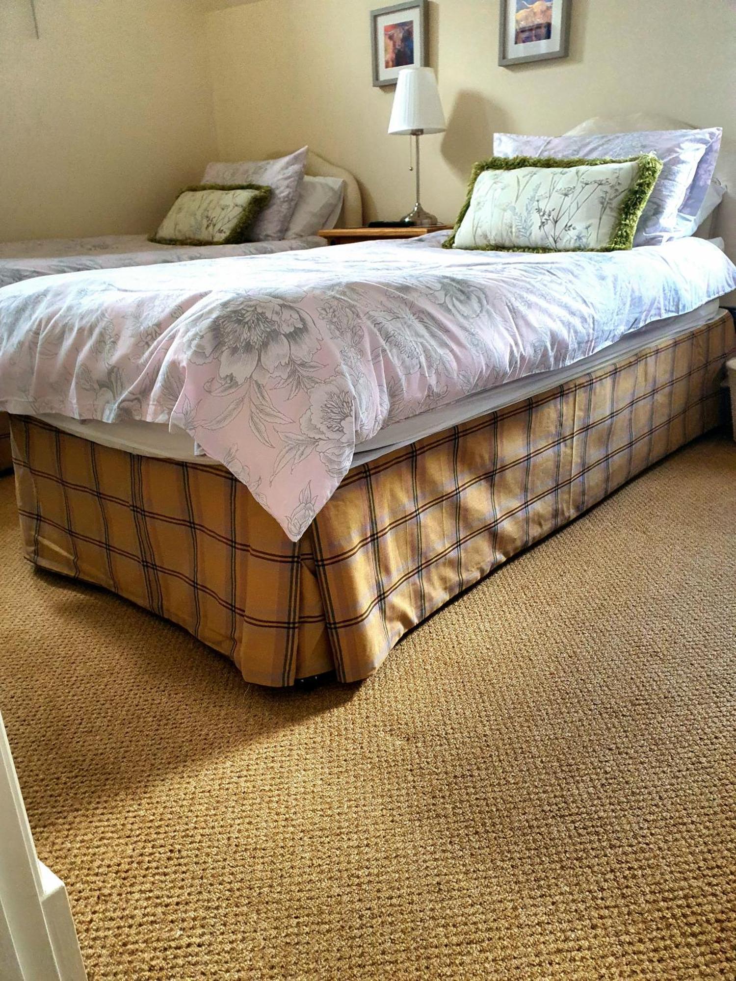 Lindas Retreats Self Catering Accommodation 1 Bedroom Cottage Or 3 Bedroom House 托明陶尔 外观 照片